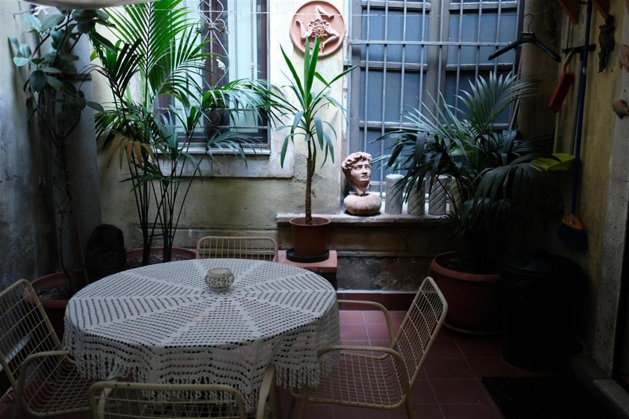 カターニアPalazzo La Viaアパートメント エクステリア 写真