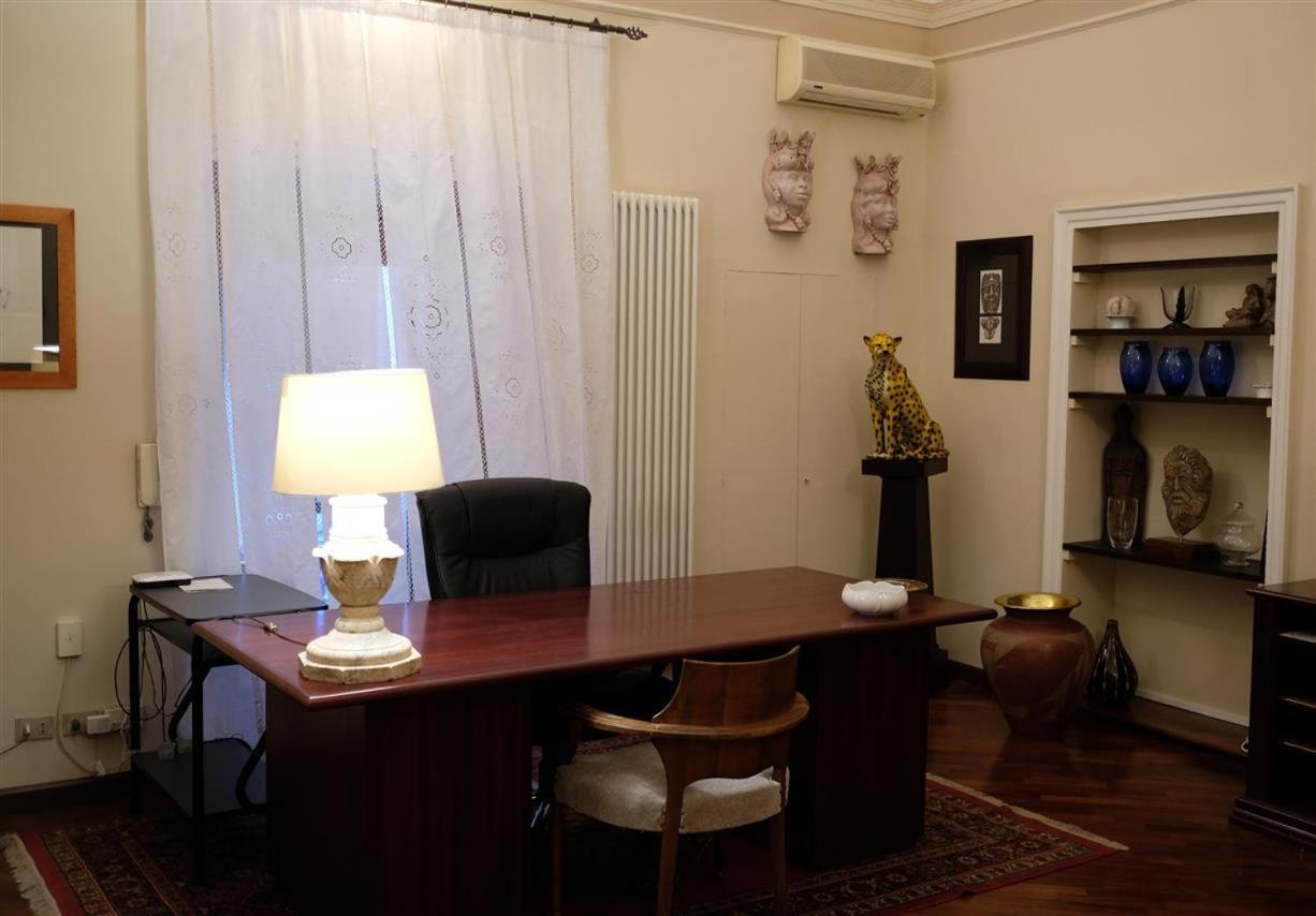 カターニアPalazzo La Viaアパートメント エクステリア 写真